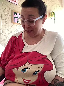 LupeLok online show from June 11, 2026, 4:04 pm