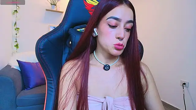 Snapshot of ViolethRosse chatting on April 16, 2026, 1:28 am ViolethRosse online show from April 16, 2026, 1:28 am