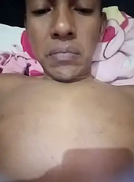 arnal32 online show from September 21, 2025, 1:00 am