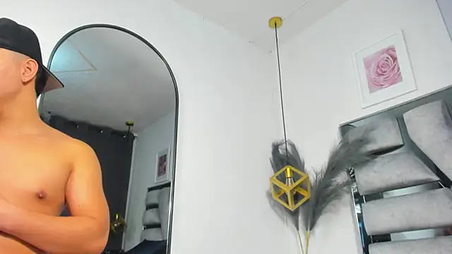 lianfox  online show from June 19, 2026, 12:22 pm