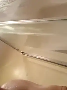 Snapshot of Barber33zk chatting on October 24, 2025, 2:10 am Barber33zk online show from October 24, 2025, 2:10 am