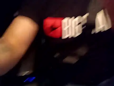 Snapshot of Barber33zk chatting on November 2, 2025, 3:55 am Barber33zk online show from November 2, 2025, 3:55 am