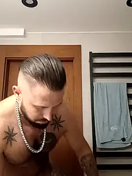 Snapshot of Barber33zk chatting on September 10, 2025, 6:56 am Barber33zk online show from September 10, 2025, 6:56 am