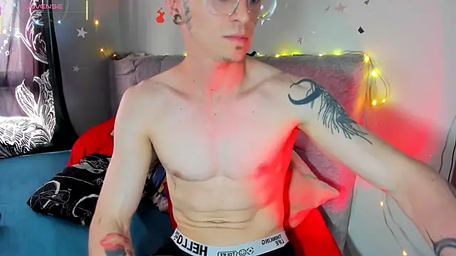 puepleholly online show from March 27, 2026, 8:32 pm