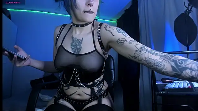 kattusauruss online show from March 11, 2026, 4:39 am