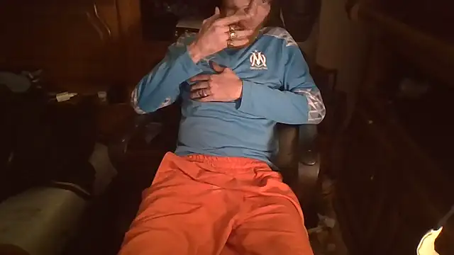 zipman92 online show from December 16, 2025, 6:23 pm