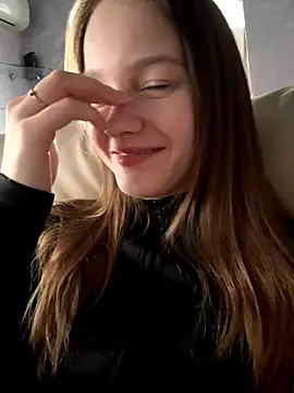 MichelleRoux online show from October 4, 2025, 10:50 am