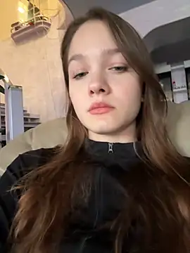 MichelleRoux online show from September 9, 2025, 10:36 am