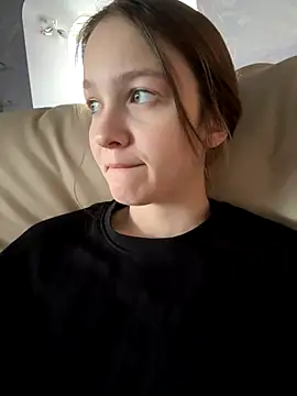 MichelleRoux online show from September 29, 2025, 12:00 pm