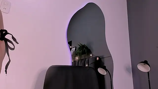 TiffValentinee  online show from November 8, 2025, 7:39 pm