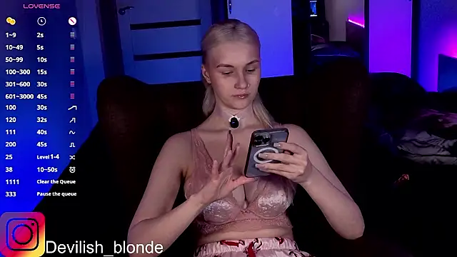 HitchcocianBlonde online show from March 10, 2026, 6:45 pm