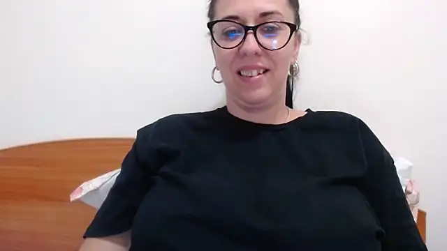 Snapshot of jollene chatting on June 19, 2026, 2:12 pm jollene online show from June 19, 2026, 2:12 pm