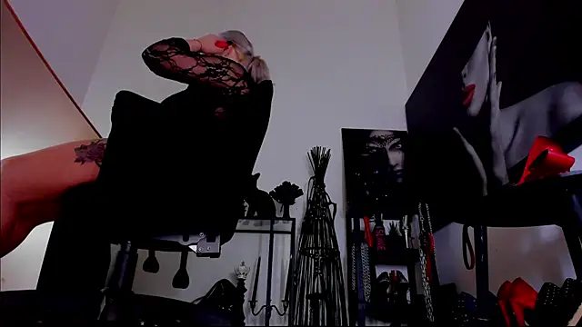 demisweet online show from February 5, 2026, 1:56 am