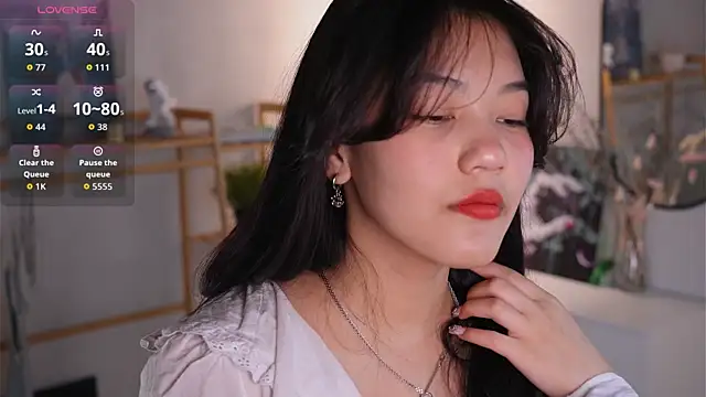 MoiraEger online show from October 24, 2025, 5:56 pm