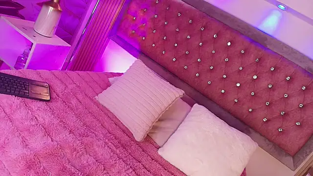 MylaDreams online show from July 28, 2026, 3:25 am