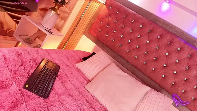 MylaDreams online show from July 17, 2026, 3:48 am