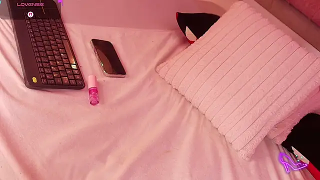 MylaDreams online show from July 14, 2026, 10:21 am