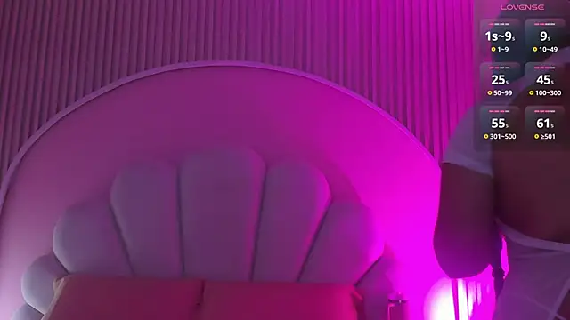 hinata dolly online show from October 2, 2025, 8:18 am