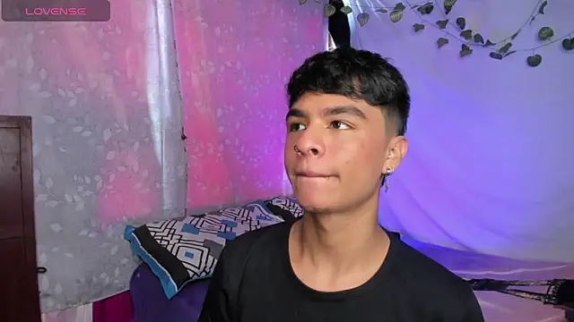 Snapshot of ariel_adan chatting on February 22, 2026, 6:31 pm ariel adan online show from February 22, 2026, 6:31 pm