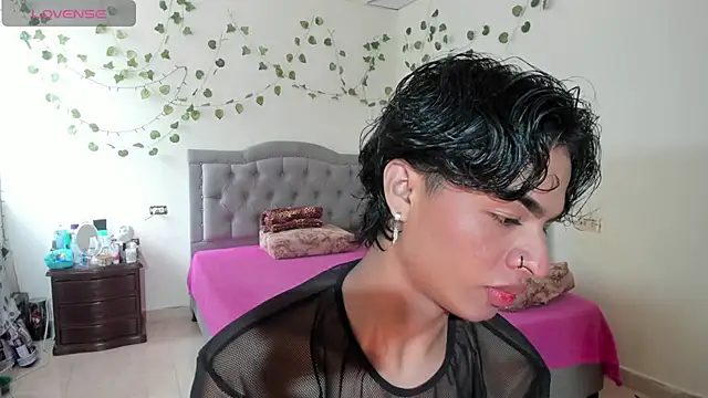 Snapshot of ariel_adan chatting on October 10, 2025, 6:09 pm ariel adan online show from October 10, 2025, 6:09 pm