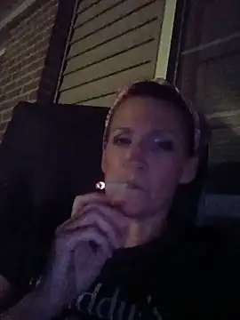 KeeshKeeph online show from July 17, 2026, 4:32 am