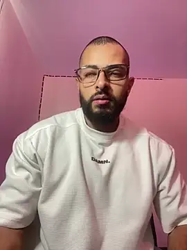 Snapshot of magnumchris chatting on June 23, 2026, 1:53 pm magnumchris online show from June 23, 2026, 1:53 pm