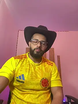 Snapshot of magnumchris chatting on July 3, 2026, 1:17 pm magnumchris online show from July 3, 2026, 1:17 pm
