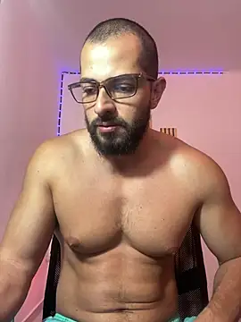 Snapshot of magnumchris chatting on July 17, 2026, 3:42 pm magnumchris online show from July 17, 2026, 3:42 pm