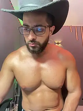 Snapshot of magnumchris chatting on July 24, 2026, 4:47 pm magnumchris online show from July 24, 2026, 4:47 pm