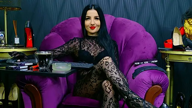VivianReeve online show from June 15, 2026, 12:16 pm