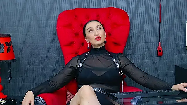 Snapshot of MistressDora chatting on June 9, 2026, 7:53 am MistressDora online show from June 9, 2026, 7:53 am