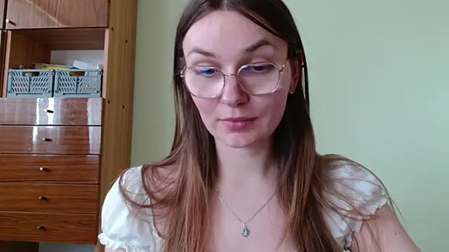 LooveELLYx online show from April 23, 2026, 12:29 pm