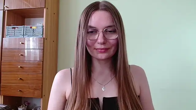 LooveELLYx online show from April 30, 2026, 1:40 pm