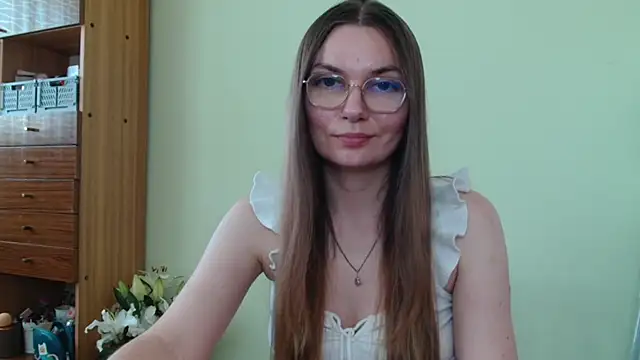 LooveELLYx online show from June 22, 2026, 1:30 pm