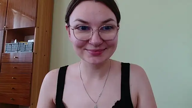 LooveELLYx online show from July 14, 2026, 6:40 am
