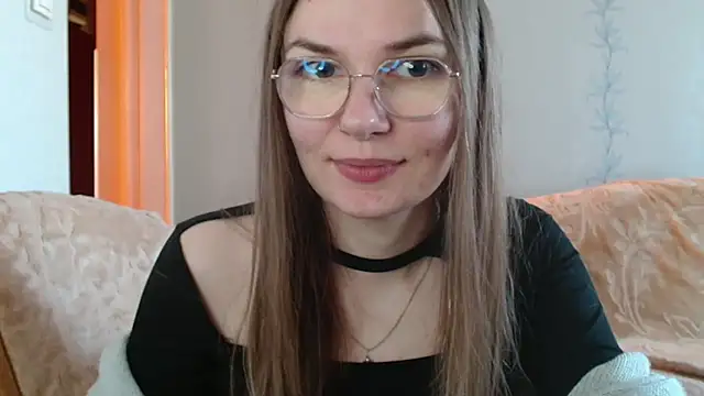 LooveELLYx online show from March 21, 2025, 7:55 am