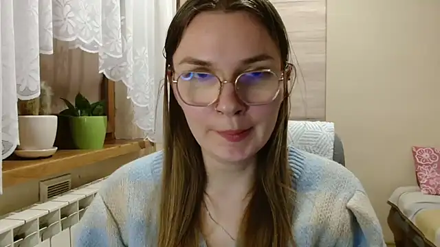 LooveELLYx online show from July 19, 2026, 8:38 pm