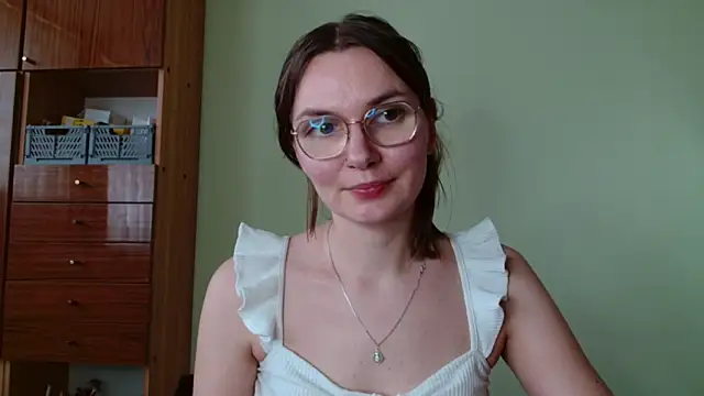 LooveELLYx online show from October 22, 2025, 1:32 pm