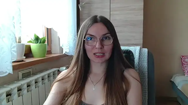 LooveELLYx online show from July 20, 2026, 1:24 pm