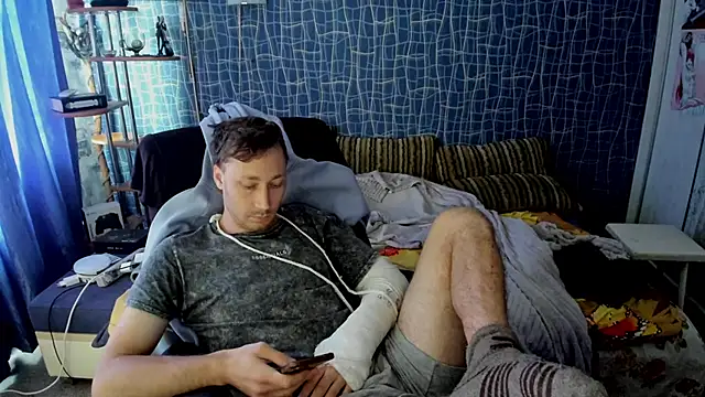 CuteBoy228 online show from June 4, 2026, 9:14 am