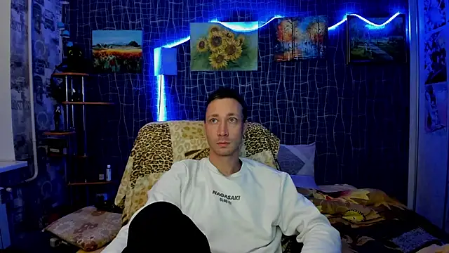 CuteBoy228 online show from November 25, 2025, 8:53 pm