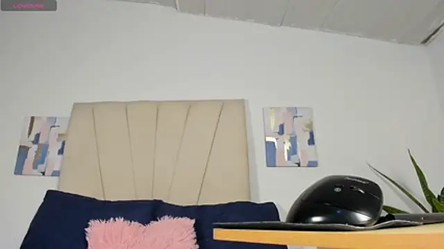 Sophia Ebony online show from August 7, 2026, 1:06 pm