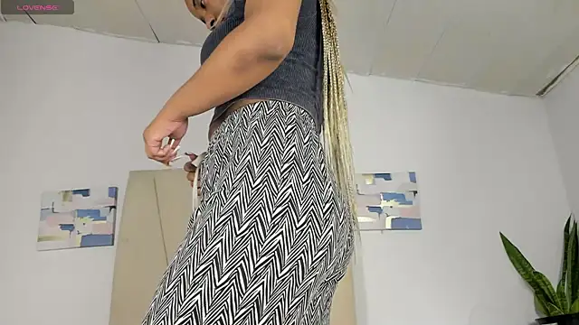 Sophia Ebony online show from June 15, 2026, 1:44 pm