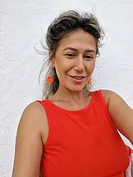 CelynaRoss online show from October 13, 2025, 5:14 pm