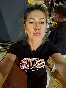 CelynaRoss online show from January 17, 2026, 2:42 pm