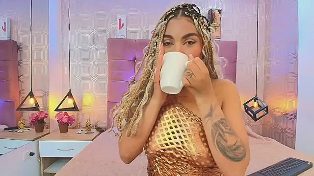 LexieBloom online show from September 11, 2025, 4:23 am