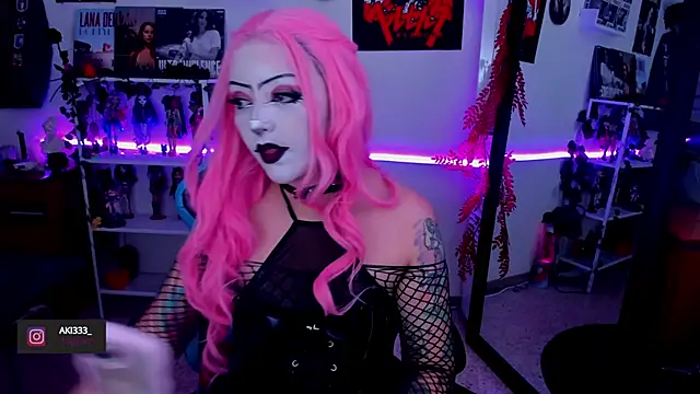 Makii 33 online show from September 17, 2025, 11:18 pm