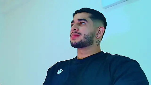 Snapshot of king_falconer chatting on February 5, 2026, 6:20 am king falconer online show from February 5, 2026, 6:20 am