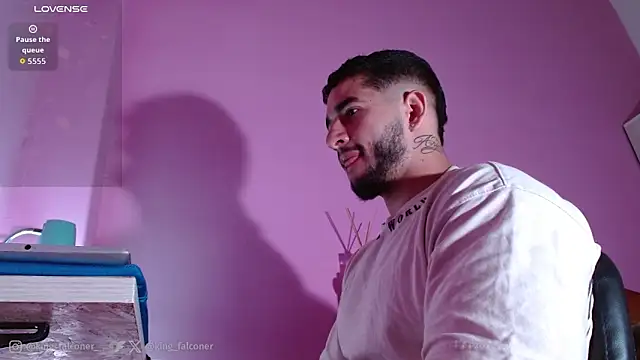 Snapshot of king_falconer chatting on March 12, 2026, 8:24 pm king falconer online show from March 12, 2026, 8:24 pm