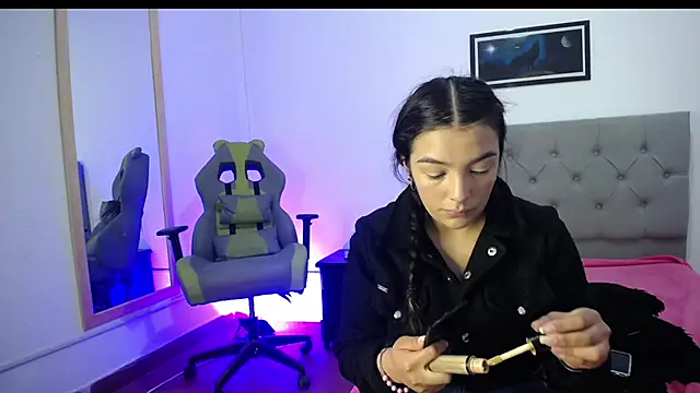 Esmeraldaa- online show from September 26, 2025, 3:57 am